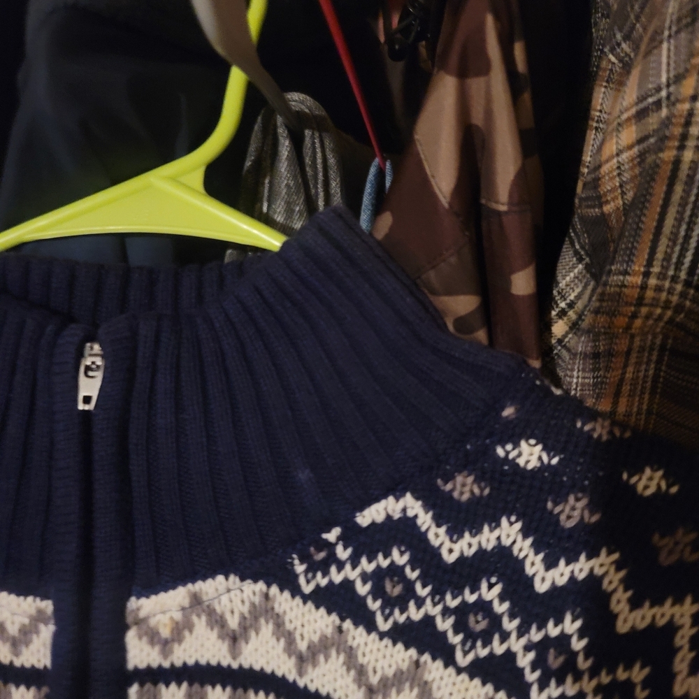 Men's Navy Blue Winter Sweater - Picture 4 of 7